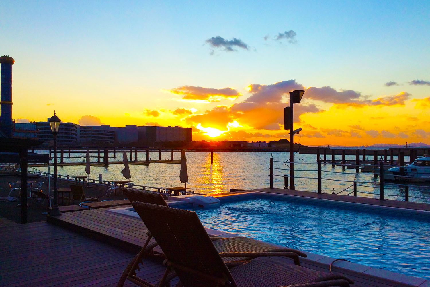 ヘミングウェイから見える夕陽