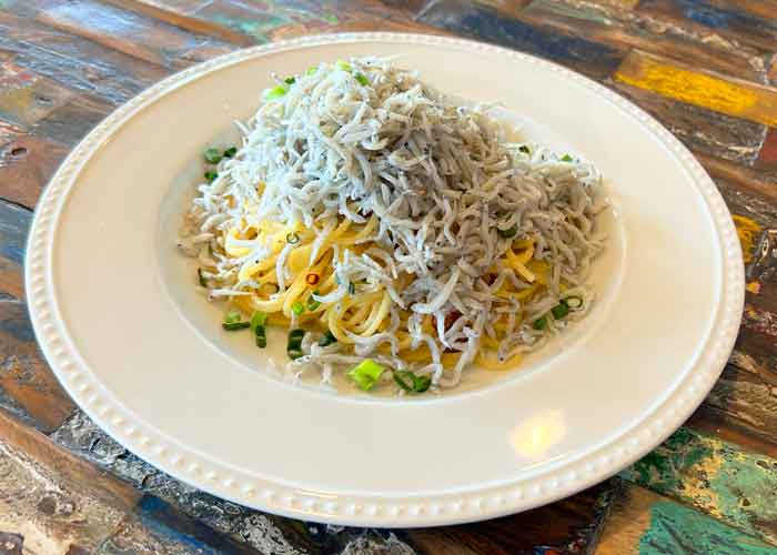 もりもり海鮮釜揚げしらすペペロンチーノ